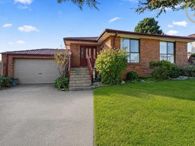 Spacious Family Living on 655sqm in a Peaceful Court Setting!