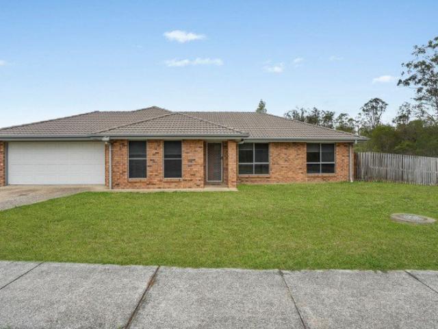 Spacious Family Living on 600m² Corner Block