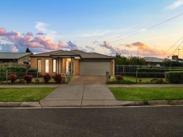 Spacious Family Living on 613m² in a Convenient Norlane Location