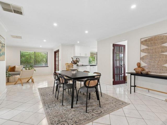 Spacious Family Living on 769sqm in a Peaceful Cul de Sac