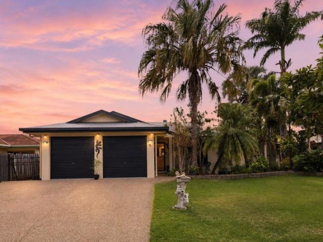 Spacious Family Living on 780m² with Multiple Living Areas & Huge Entertaining Patio!