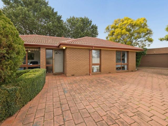 Spacious Family Living on 730sqm in a Quiet Court