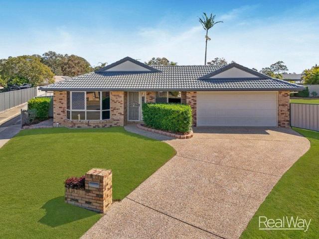 Spacious Family Living on 896m² in the Highly Sought After Winston Glades Estate