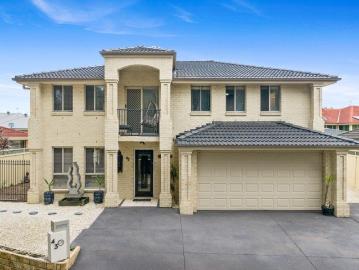 Spacious Family Living Opposite Natural Bushland