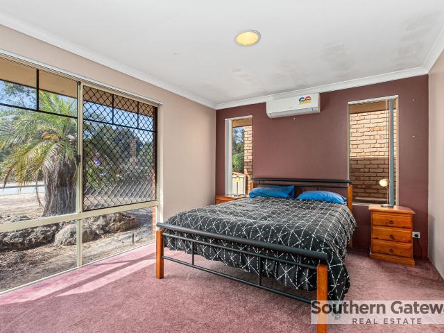 Spacious family living opposite a beautiful reserve