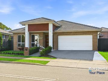 Spacious Family Living Opposite Parkland in a Prime Jordan Springs Location