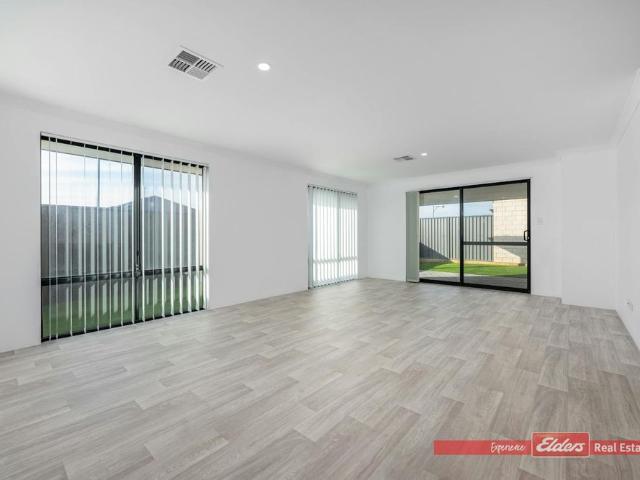 Spacious Family Living Opposite Parkland
