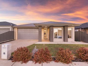 Spacious Family Living Opposite Parklands in the Heart of Lucas
