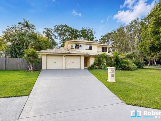 Spacious Family Living Opposite Tewantin Golf Course