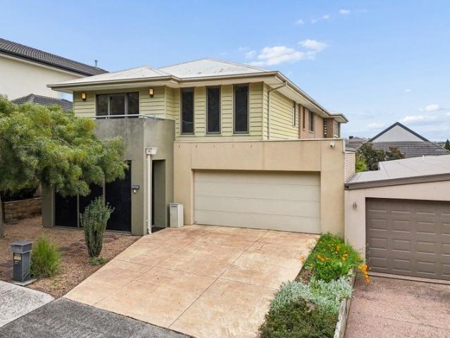 Spacious Family Living Opposite the Park