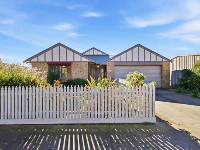 Spacious Family Living or Smart Investment in Sought After East Sale