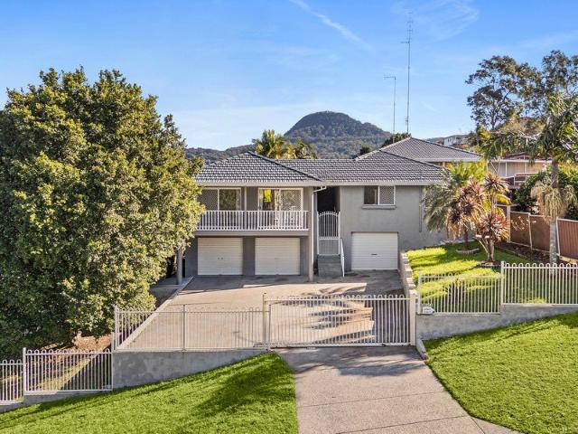 SPACIOUS FAMILY LIVING AWAITS