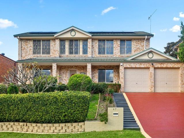 SPACIOUS FAMILY LIVING AWAITS