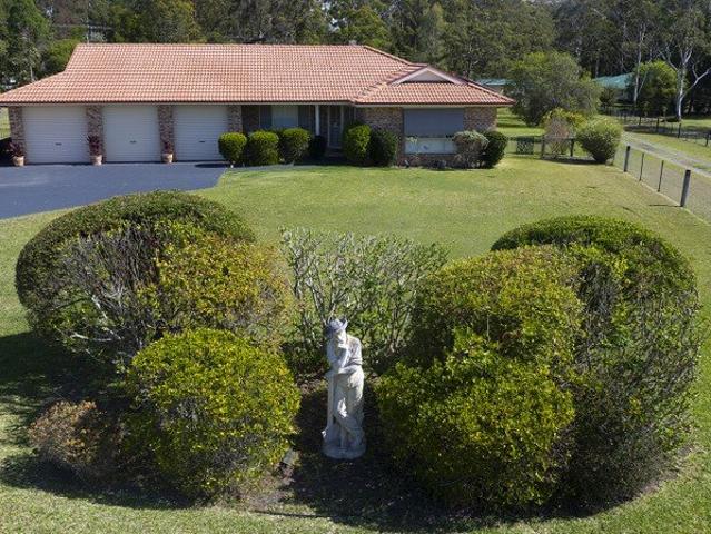 Spacious Family Living Acreage Lifestyle