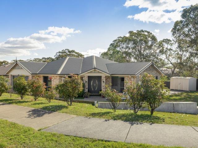 Spacious Family Living Backing onto Tranquil Reserve
