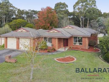 Spacious Family Living Backing Onto Nature Reserve