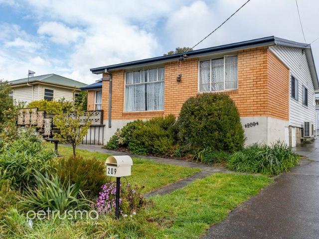 Spacious Family Living Close to Eastlands Shopping Centre