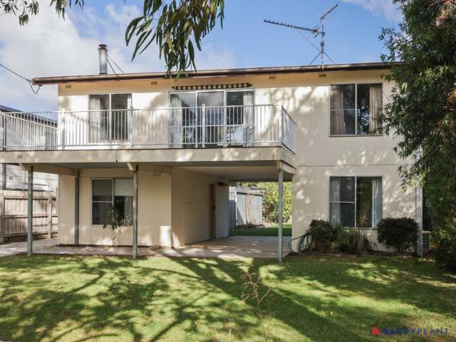 Spacious Family Living Close to Schools & Shops