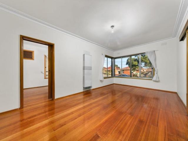 Spacious Family Living Close to Schools, Shops & Transport