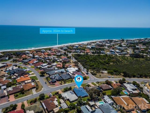 Spacious Family Living Close to the Beach