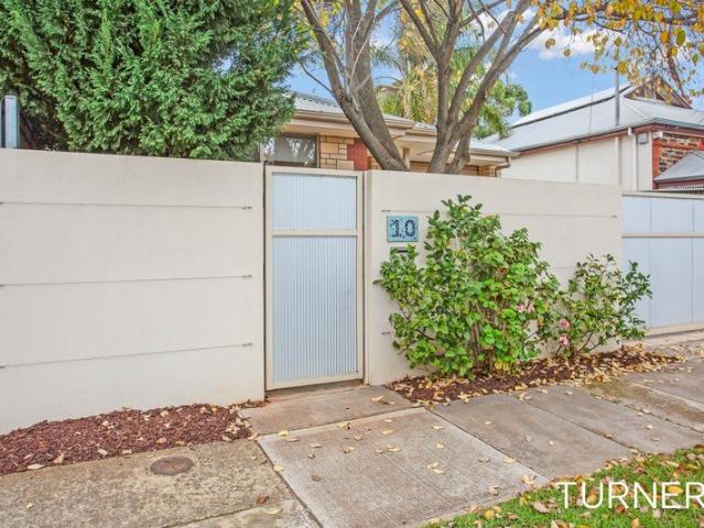 Spacious Family Living Close to the CBD