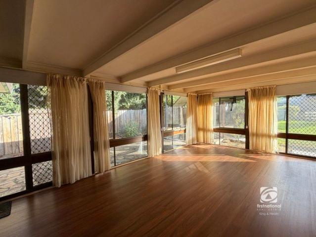 SPACIOUS FAMILY LIVING CLOSE TO THE HOSPITAL