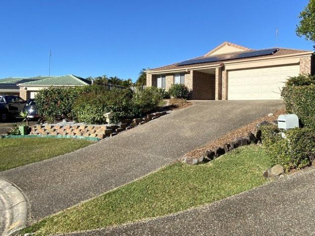 HEATED POOL. DUCTED AIR CONDITIONING AND SOLAR POWER IN FAMILY FRIENDLY LEAFY CUL DE SAC
