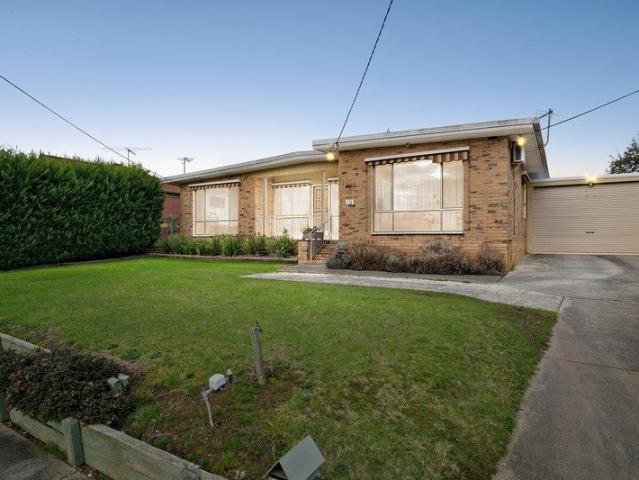 Spacious Family Living & Entertaining on 723sqm