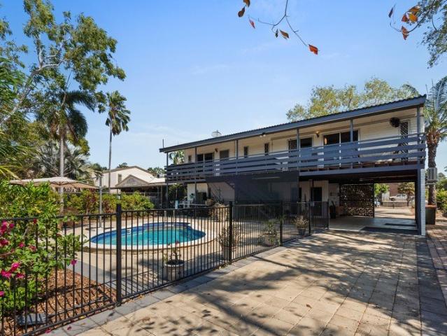 Spacious Home in Leanyer Pool & garden maintenance included