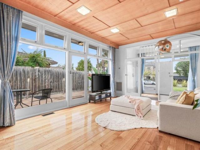 Spacious Family Living in McKinnon Secondary Zone