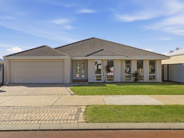 Spacious Family Living in Meadow Springs