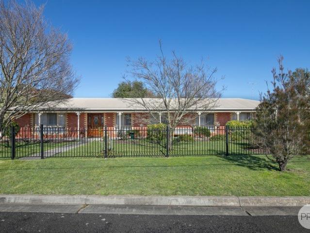 Spacious Family Living in a Convenient Wendouree Location