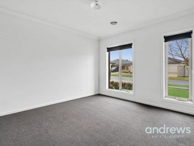Spacious Family Living in a Convenient Armstrong Creek Location