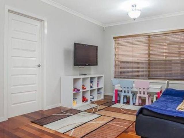 Spacious Family Living in a Convenient Craigieburn Location