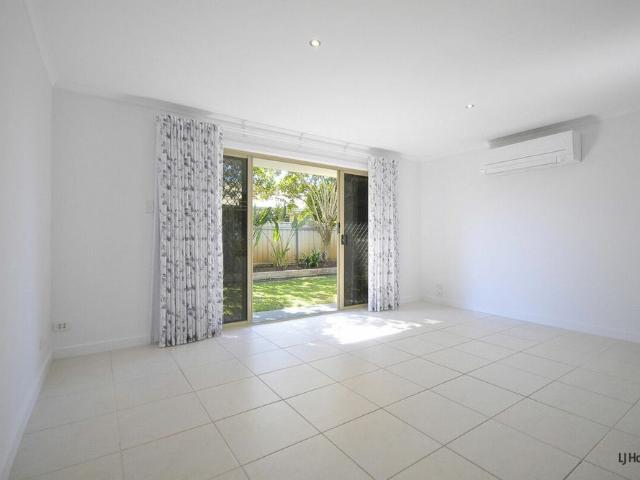 Spacious Family Living in a Convenient Elanora Location
