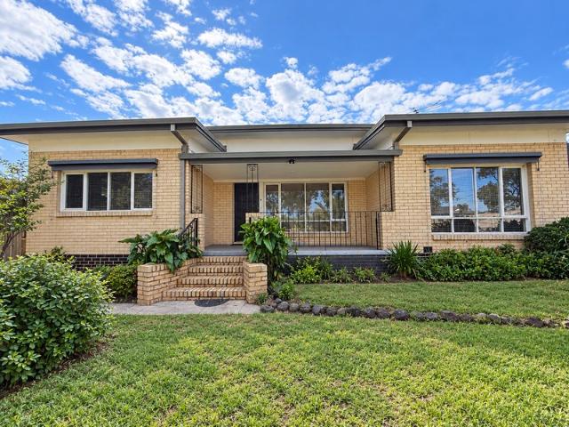 Spacious Family Living in a Convenient Greensborough Location