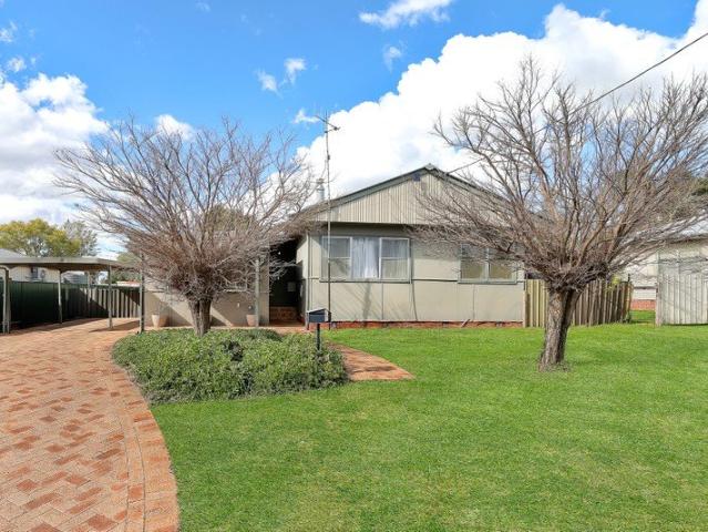 Spacious Family Living in a Convenient Gulgong Location