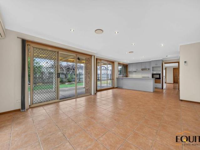 Spacious Family Living in a Convenient Hoppers Crossing Location
