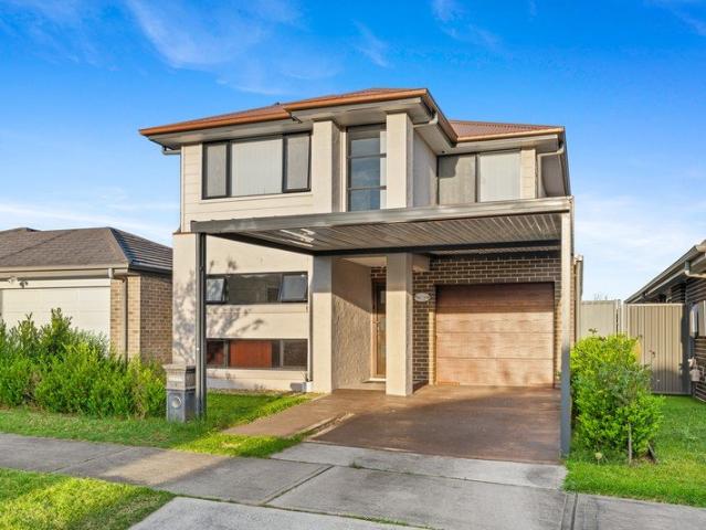 Spacious Family Living in a Convenient Jordan Springs Setting
