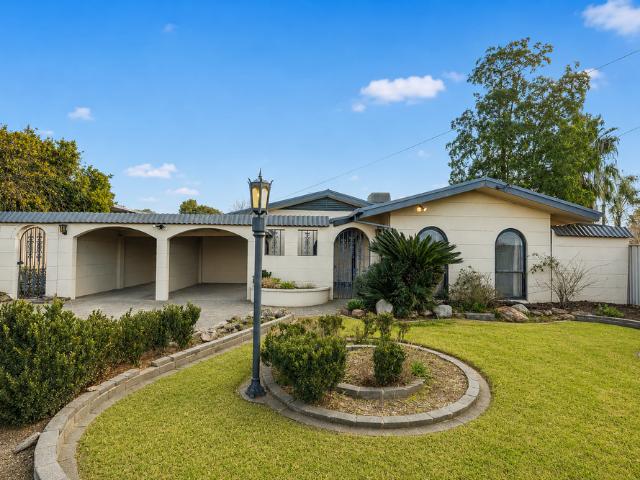 Spacious Family Living in a Convenient North Albury Location
