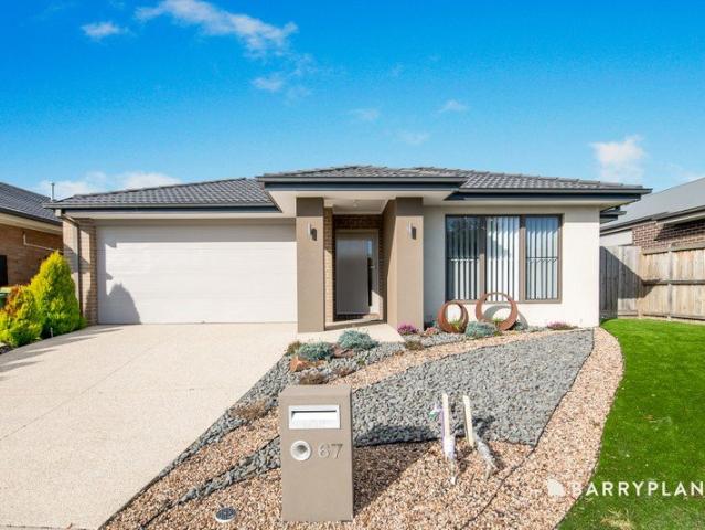 Spacious Family Living in a Convenient Officer Location!