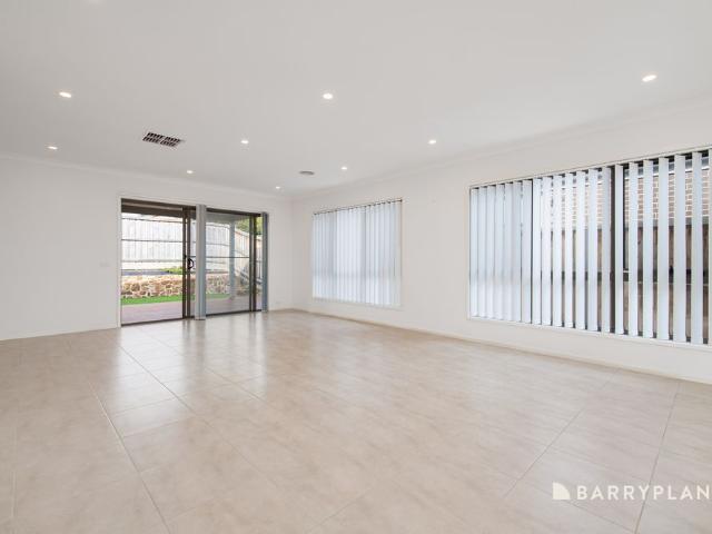 Spacious Family Living in a Convenient Officer Location!