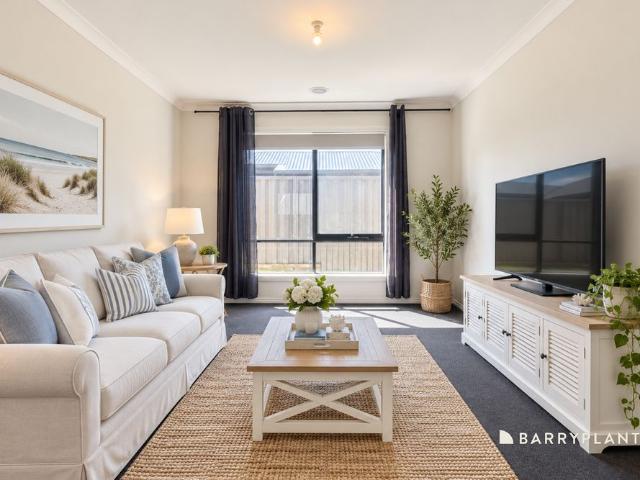 Spacious Family Living in a Convenient Pakenham Location