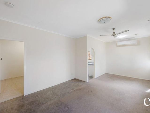 Spacious Family Living in a Convenient South Gladstone Location