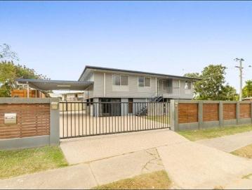 SPACIOUS FAMILY LIVING IN A GREAT LOCATION _ 6 Bedrooms, 2 kitchens, 2 bathrooms and 2 large open plan living areas