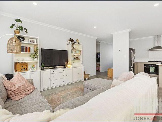 Spacious Family Living in a Growing Yanchep Location