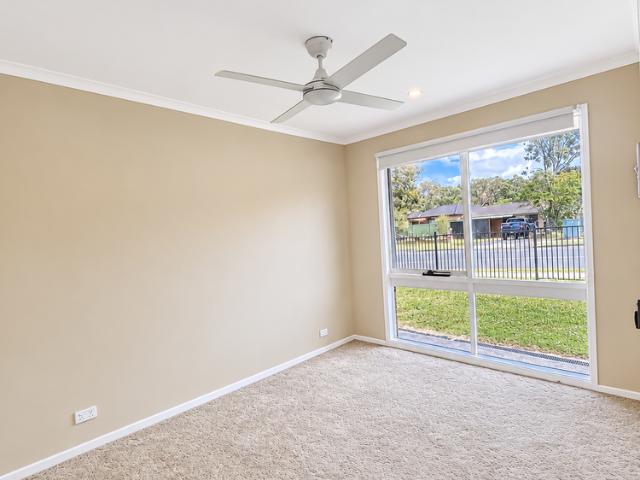 Spacious Family Living in a Lakeside Location!