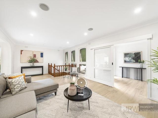 Spacious Family Living in a Leafy Wheelers Hill Setting