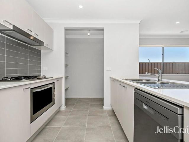 Spacious Family Living in a Sought After Alfredton Location