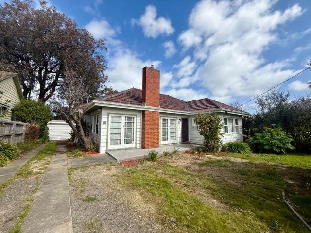 Spacious Family Living in a Sought After Box Hill South Location
